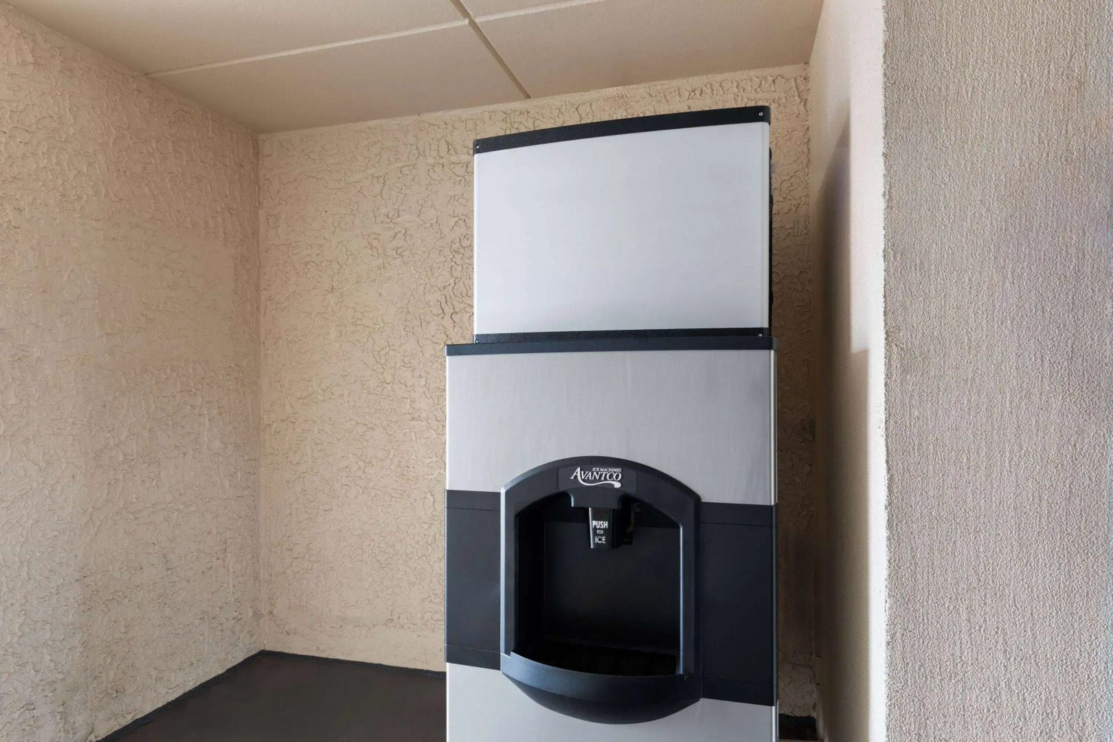 Super 8 by Wyndham Paducah I-24 Exit 4