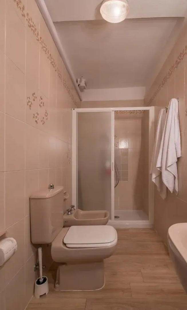 Santa Maria Novella Beautiful View for 6 - Three Bedroom Apartment, Sleeps 6