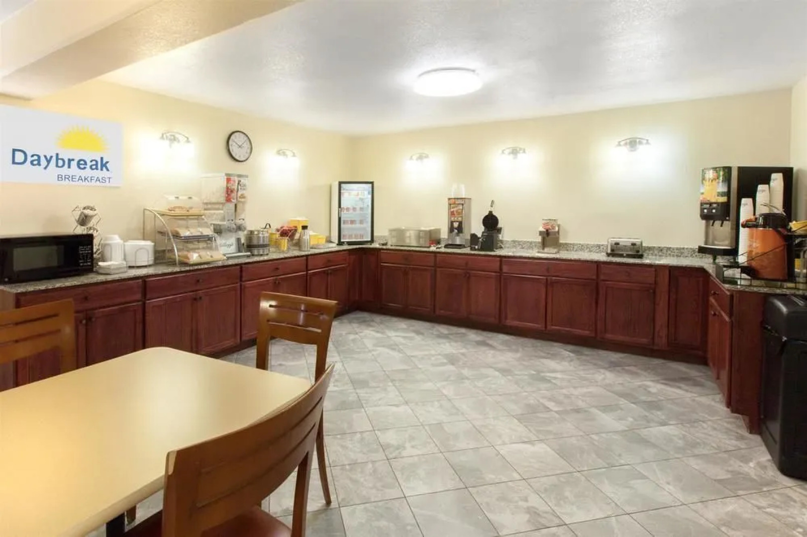 Days Inn by Wyndham Norman