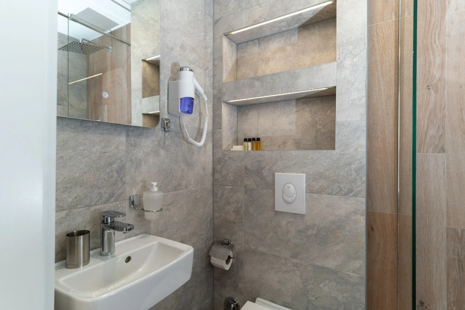 Ornament Hotel and Apartments