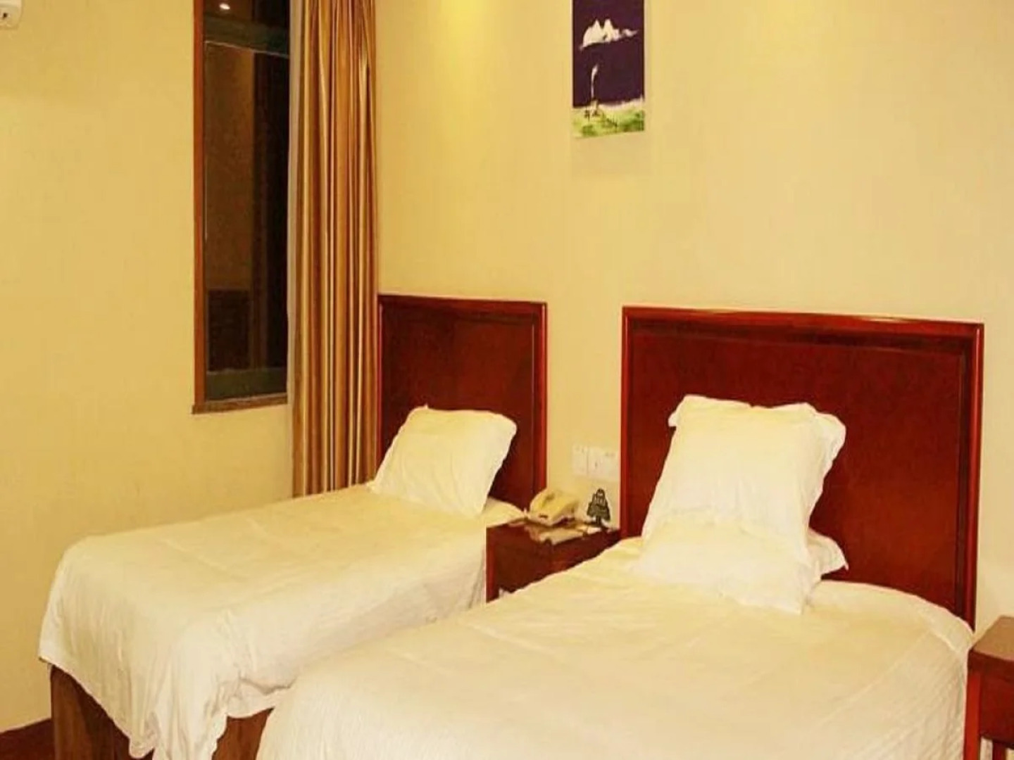 GreenTree Inn Anhui Luan Shouxian Dinghu Avenue Express Hotel