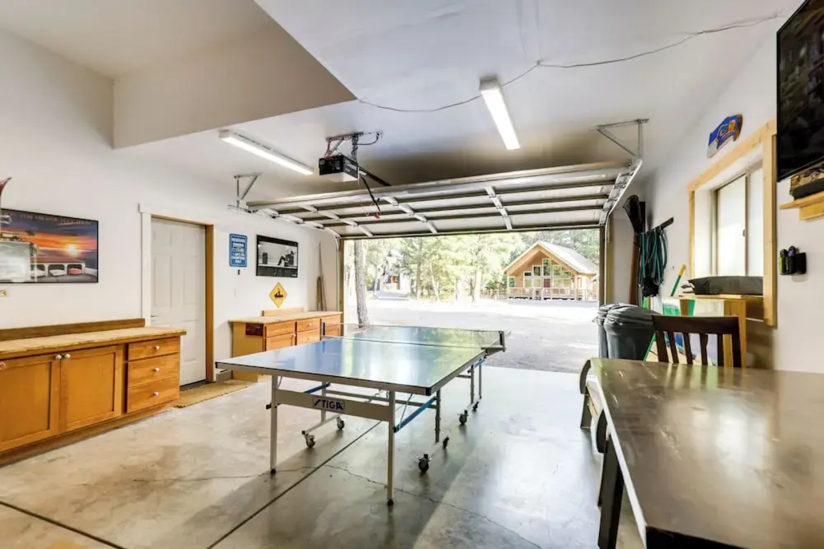 Hot Tub & Game Room: Ronald Retreat 2 Mi to Lake!