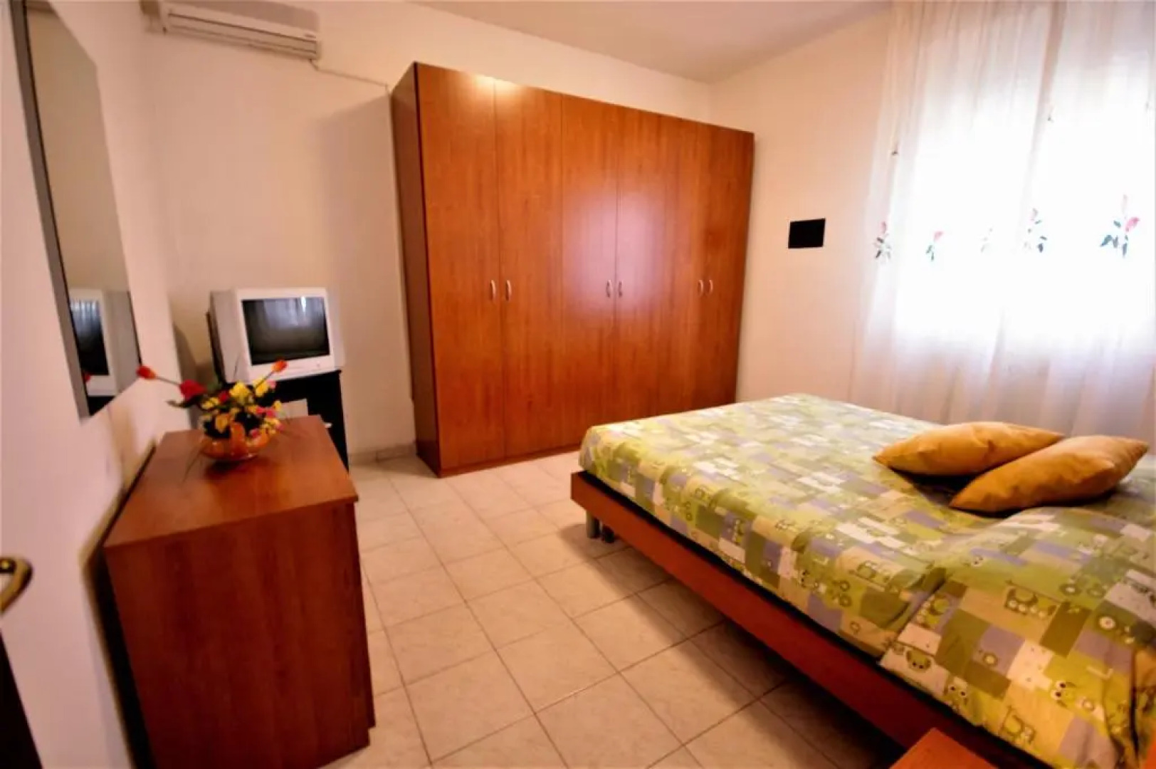 ELENA ATTICO con TERRAZZA, SOLARIUM VISTA MARE e piscina condominiale