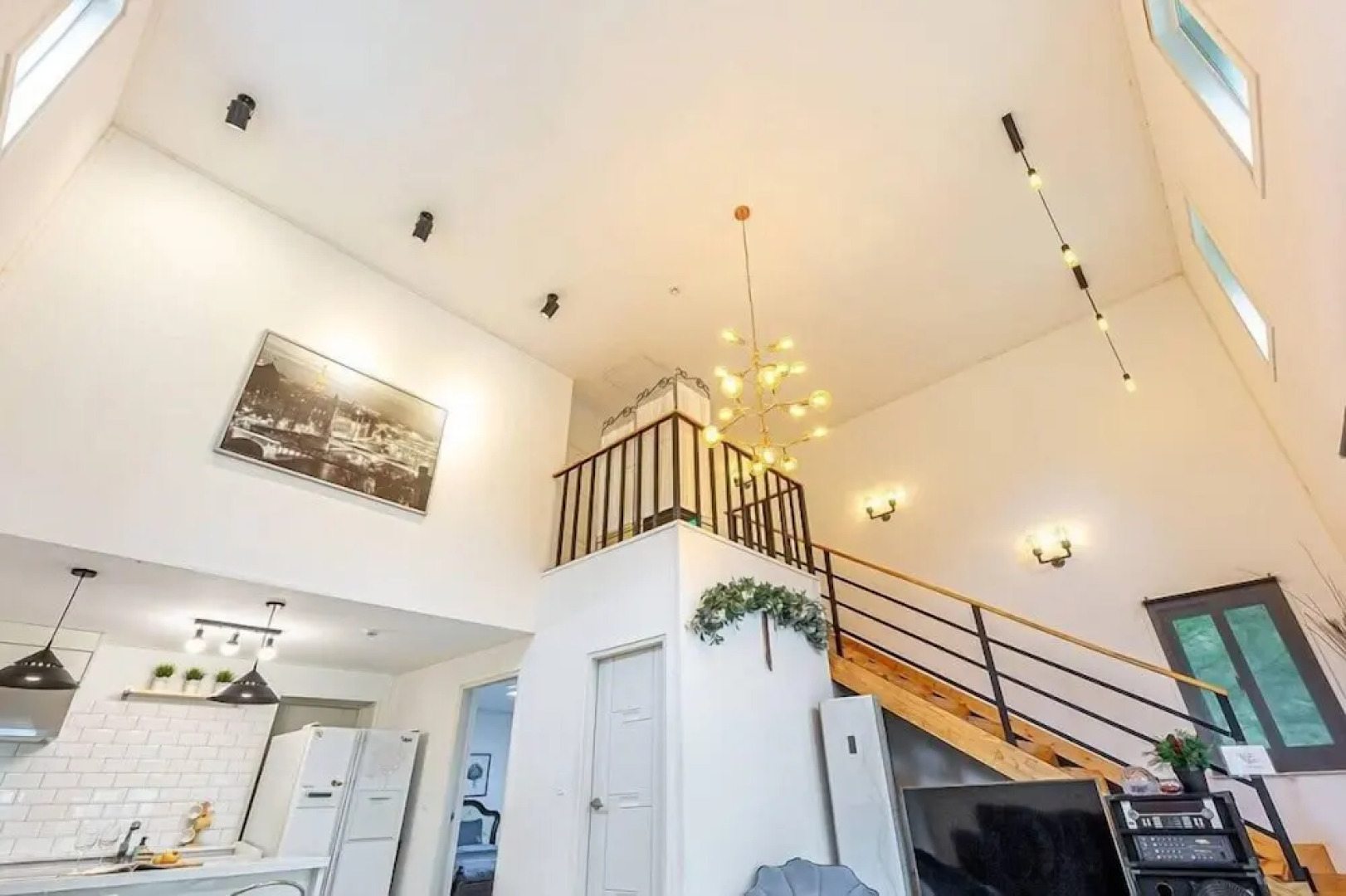 Vivaldi white house in vally