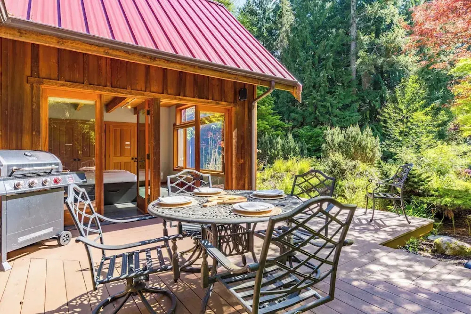 Rhythm Waters by Avantstay Garden Paradise, Pond