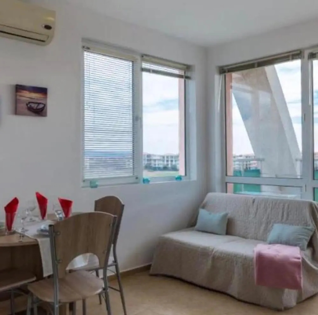 Sea View 1 Bed Apartment With Stunning Ocean Views
