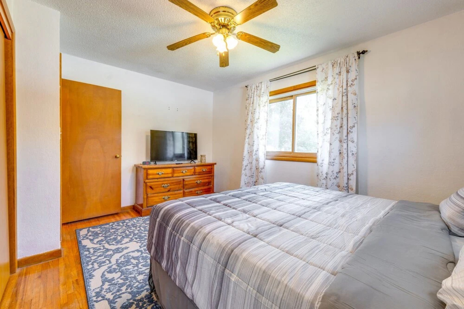 Pet-friendly Waterloo Abode w/ Deck!