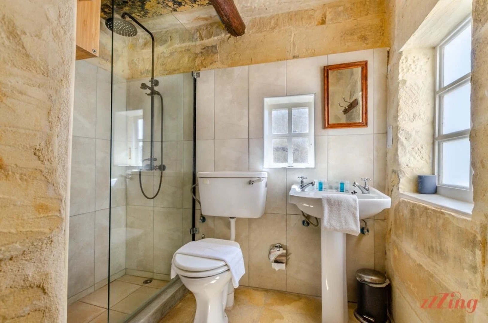 Tranquil Courtyard Retreat in a 1-br Country Home