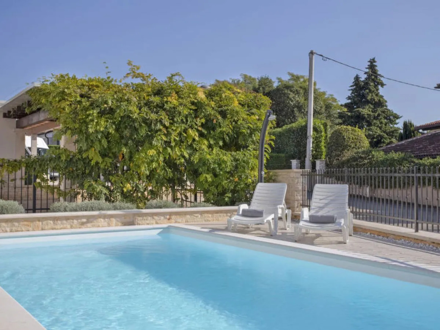 Villa Beach Front Ba Anija