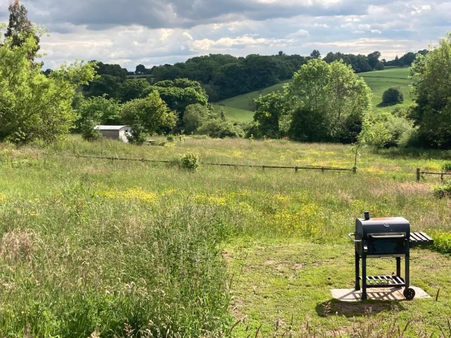 The Shepherd's Hut with seasonal Swimming Pool