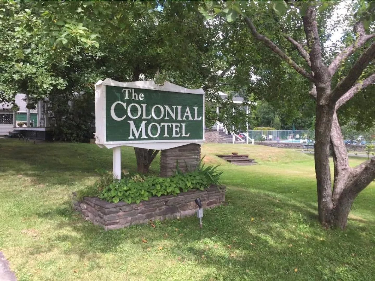 The Colonial Motel