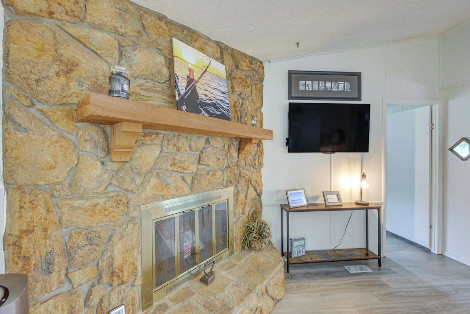 Lakefront Gun Barrel City Home w/ Dock & Deck