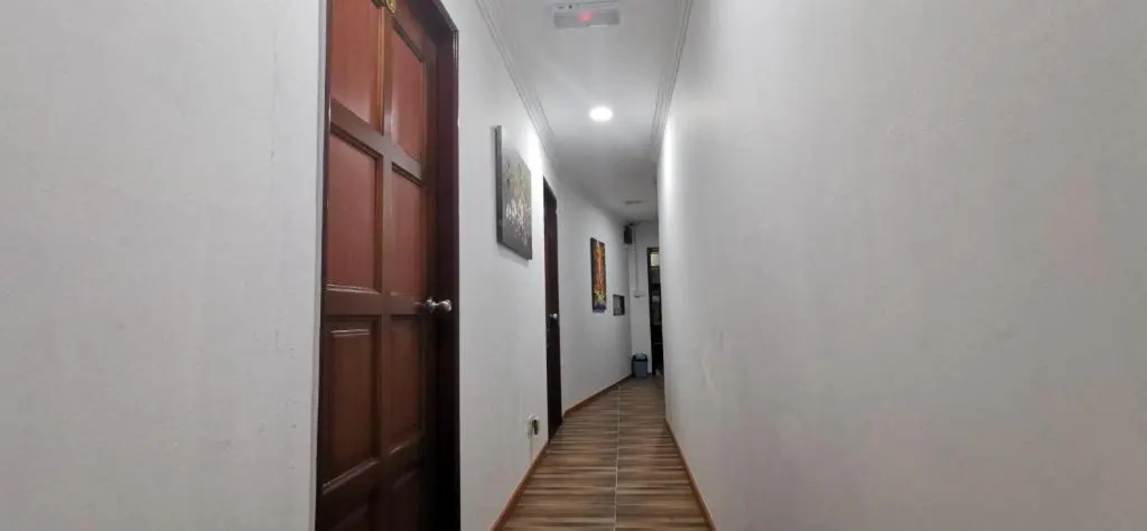 90372 Greybirds Hostel