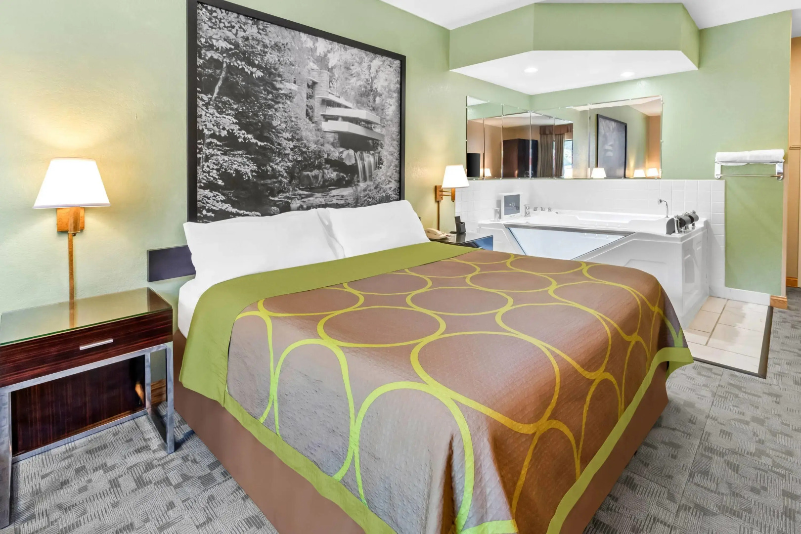 Super 8 by Wyndham Uniontown PA