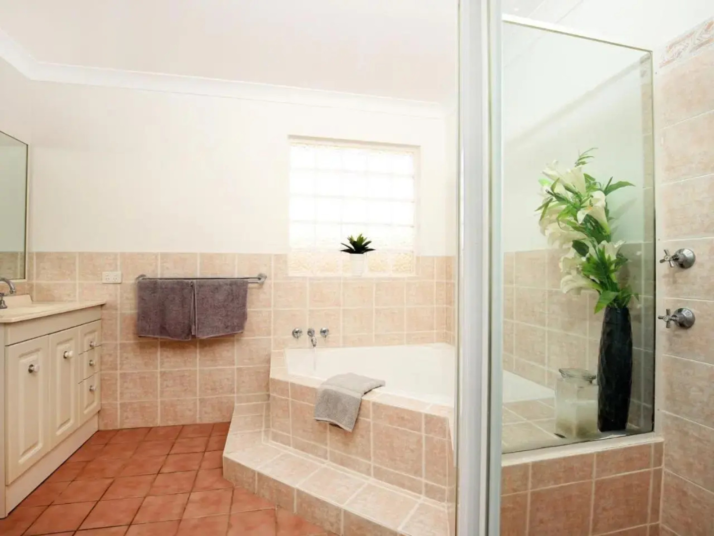 Kingfisher - Pet-Friendly - 10 Mins to Hyams Beach