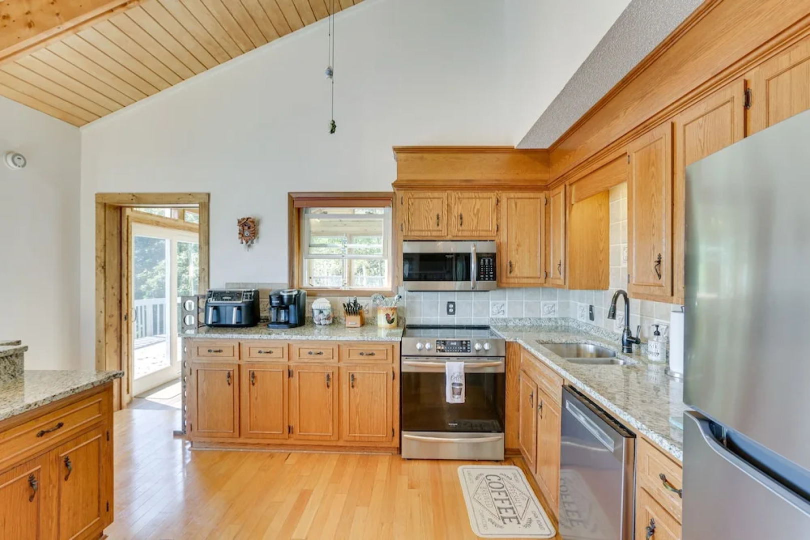 Blowing Rock Home w/ Hot Tub & Mountain-view Deck!
