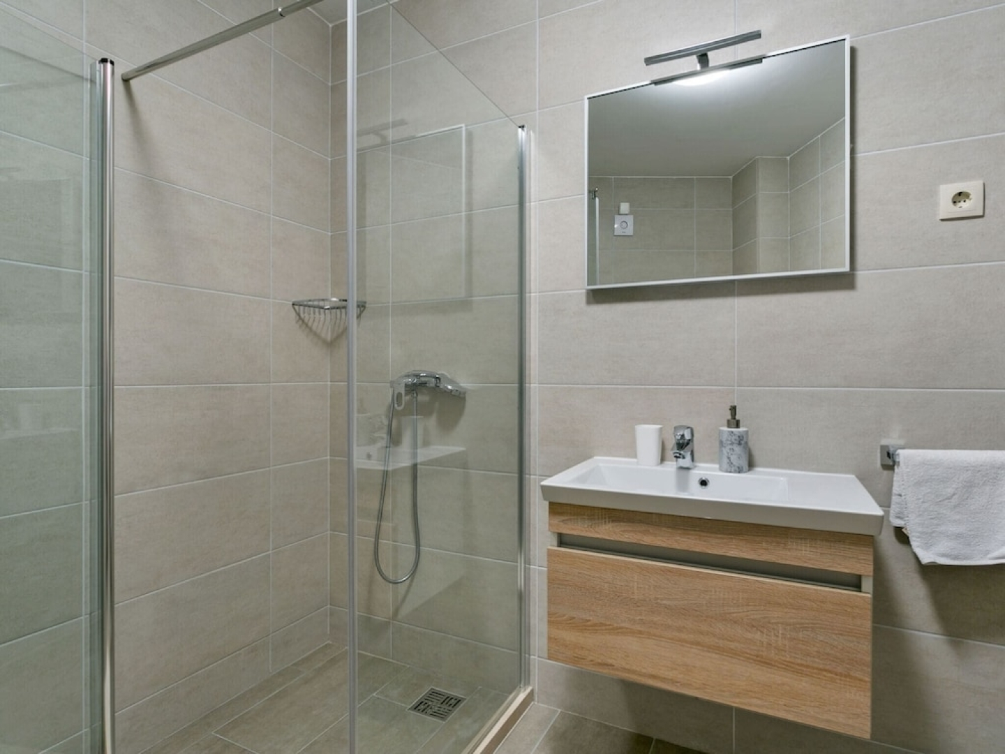 Pretty Apartment in Drvenik With Terrace