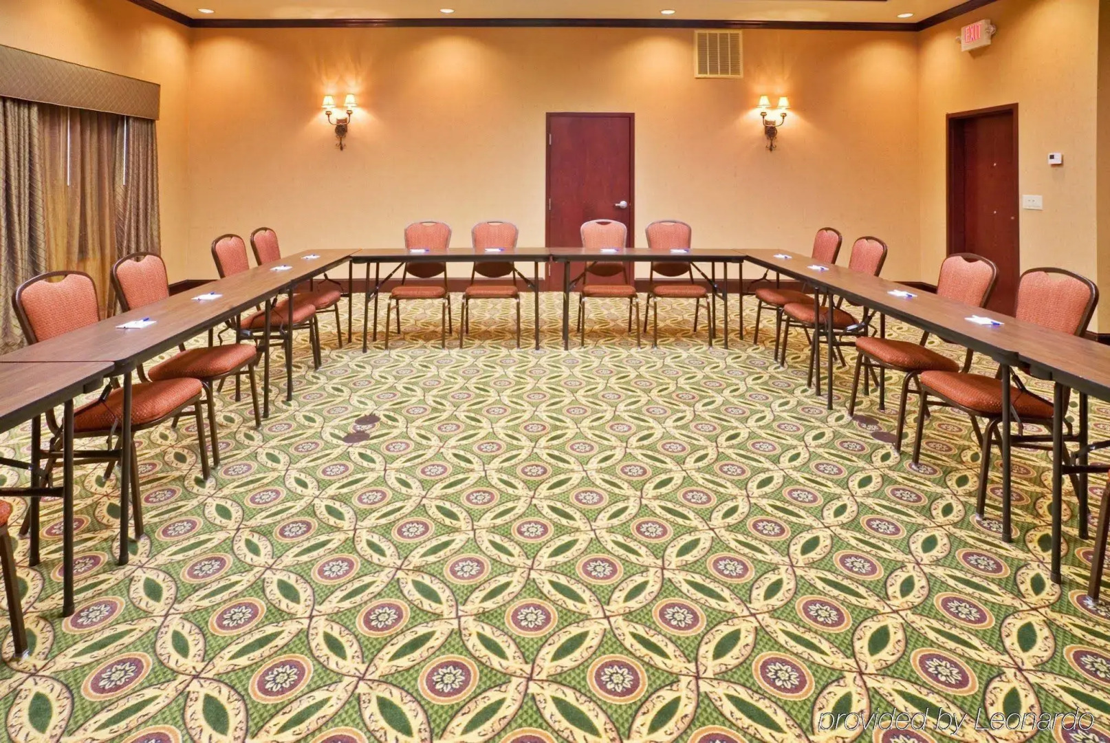 Holiday Inn Express & Suites Texarkana by IHG