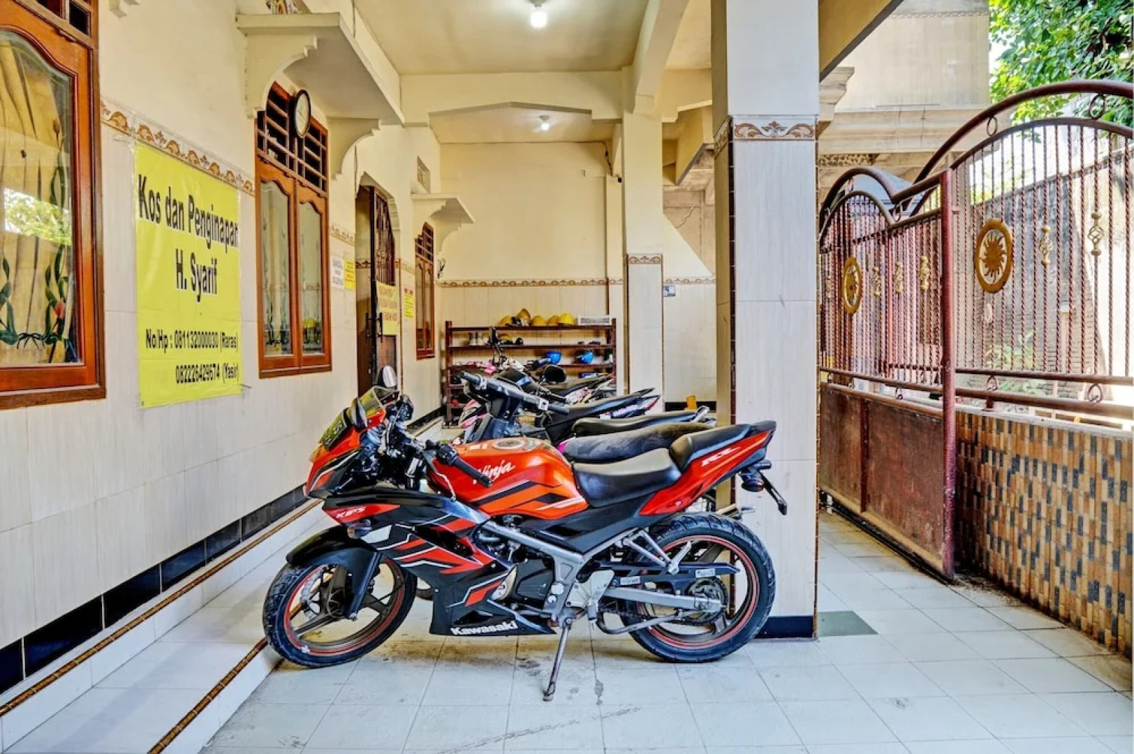 OYO 93107 Homestay H Syarif Syariah – Bandar Gresik