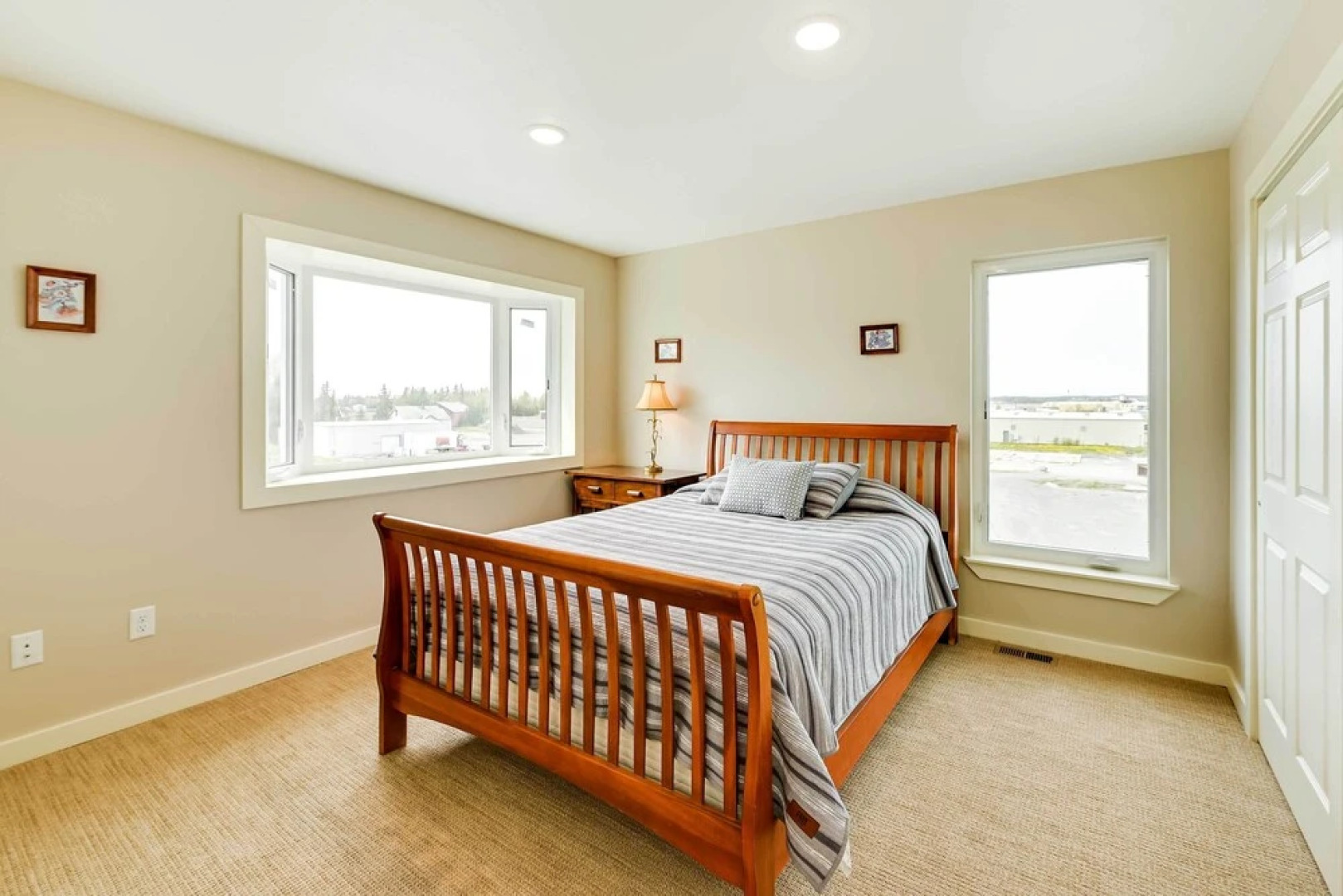 Waterfront Kenai Townhome < 1 Mi to Beach!