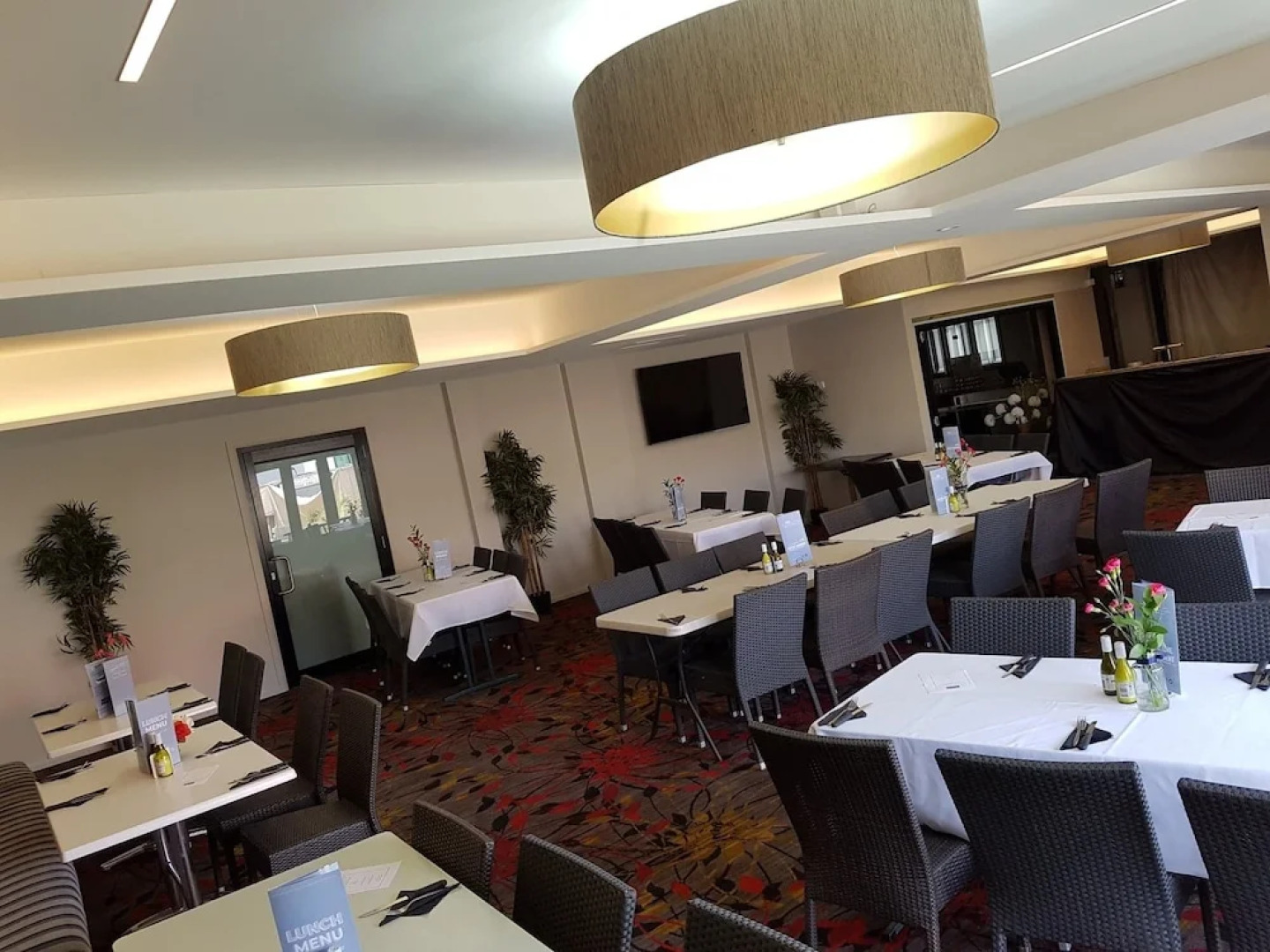 OSheas Windsor Hotel