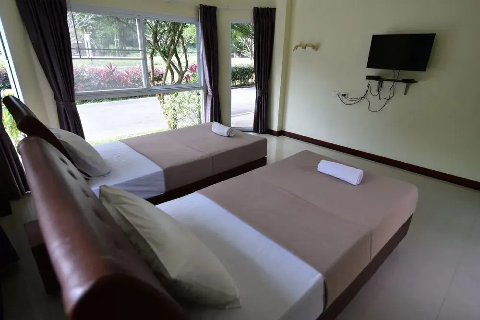 Petch Jed Sao Noi Resort