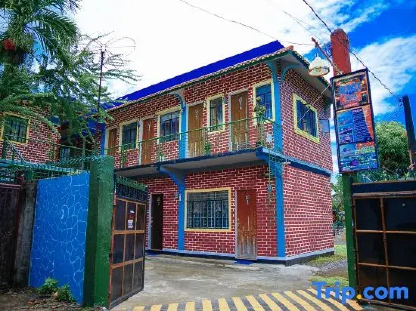 Dmi Hotels and Apartments, Tabaco City Albay by RedDoorz