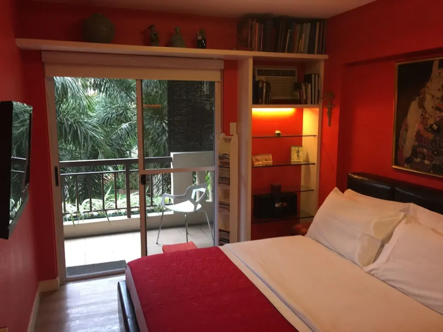 jKSUITES Manila Condos