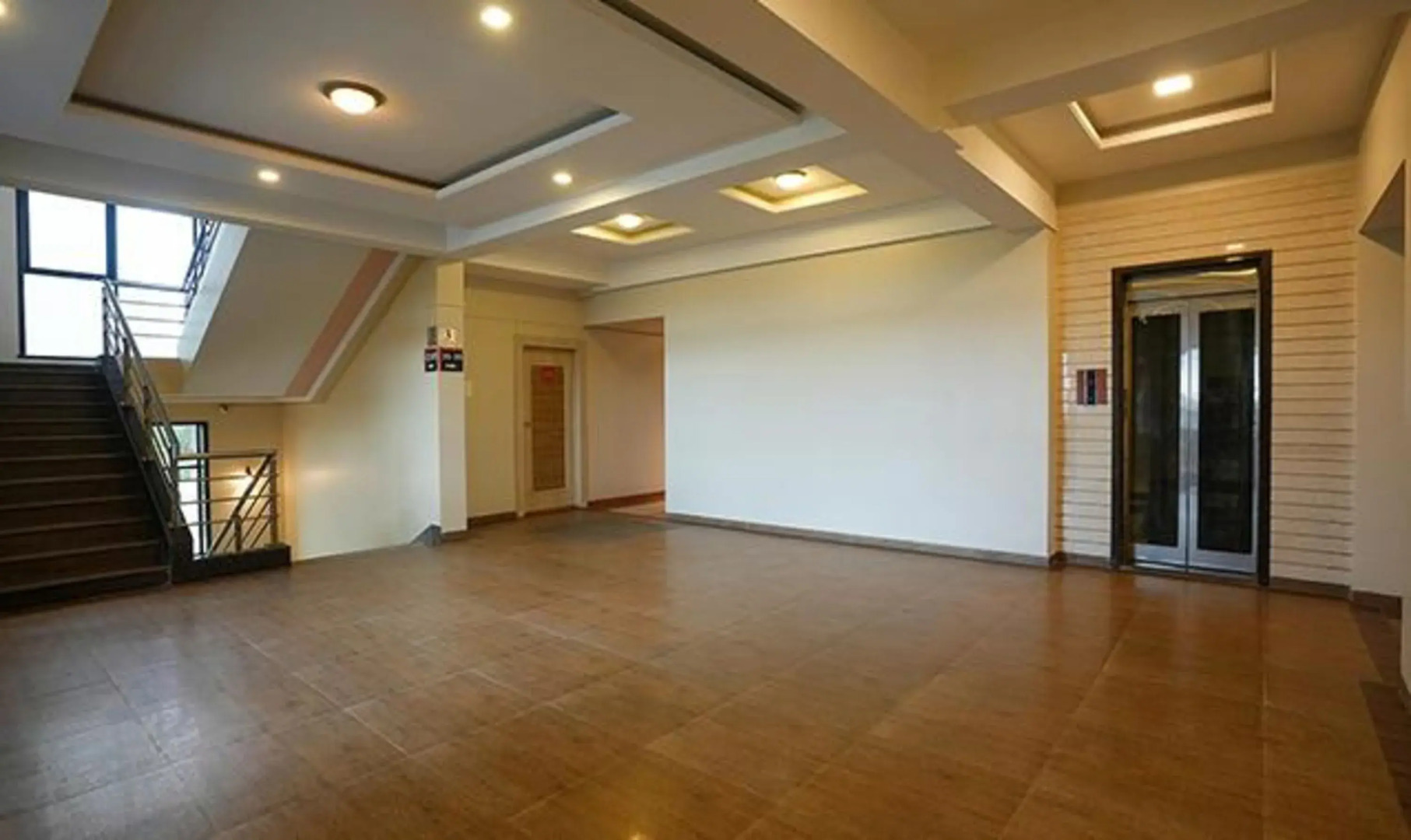 Rester Select Chakan