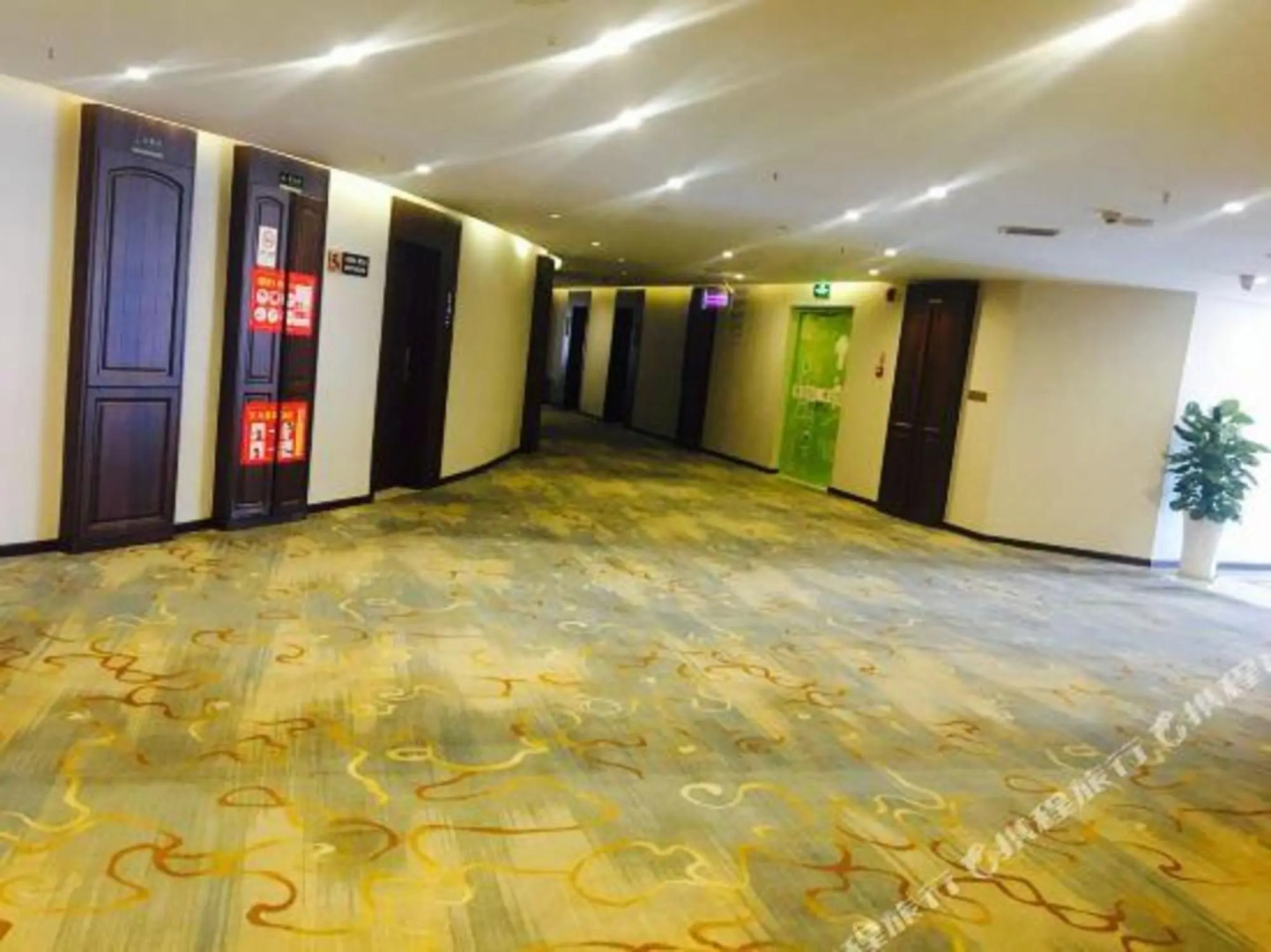 Suining Yaxia Hotel (Logistic Port Jianxuan City)