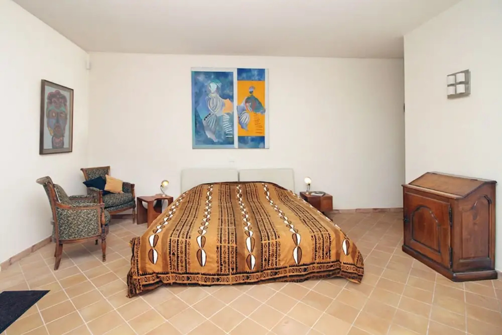 A Luxurious, 5-bedroom Villa in Vence With a Swimming Pool and Spaciou