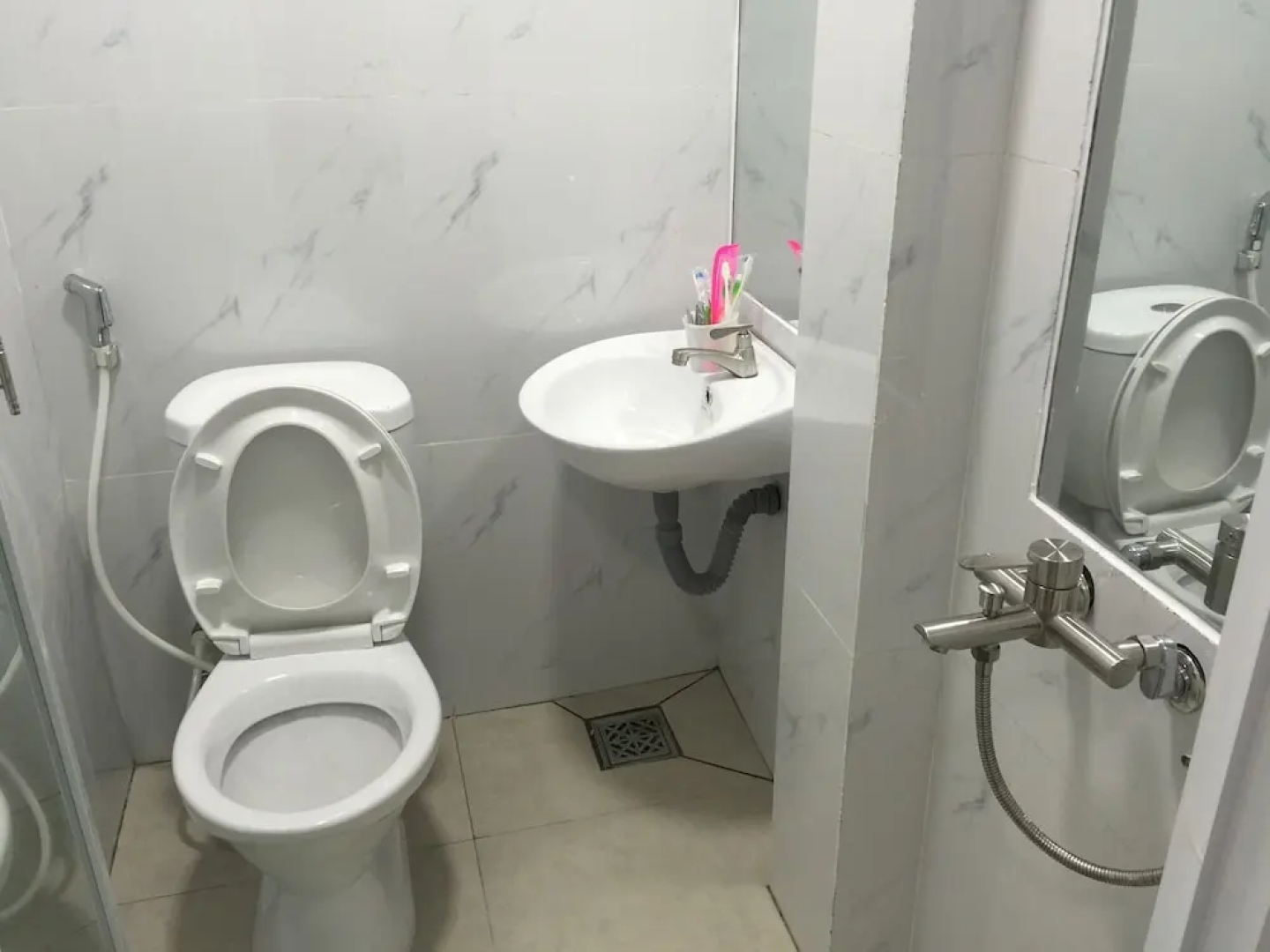 Mai Tuan Chanh Mon A Hotel
