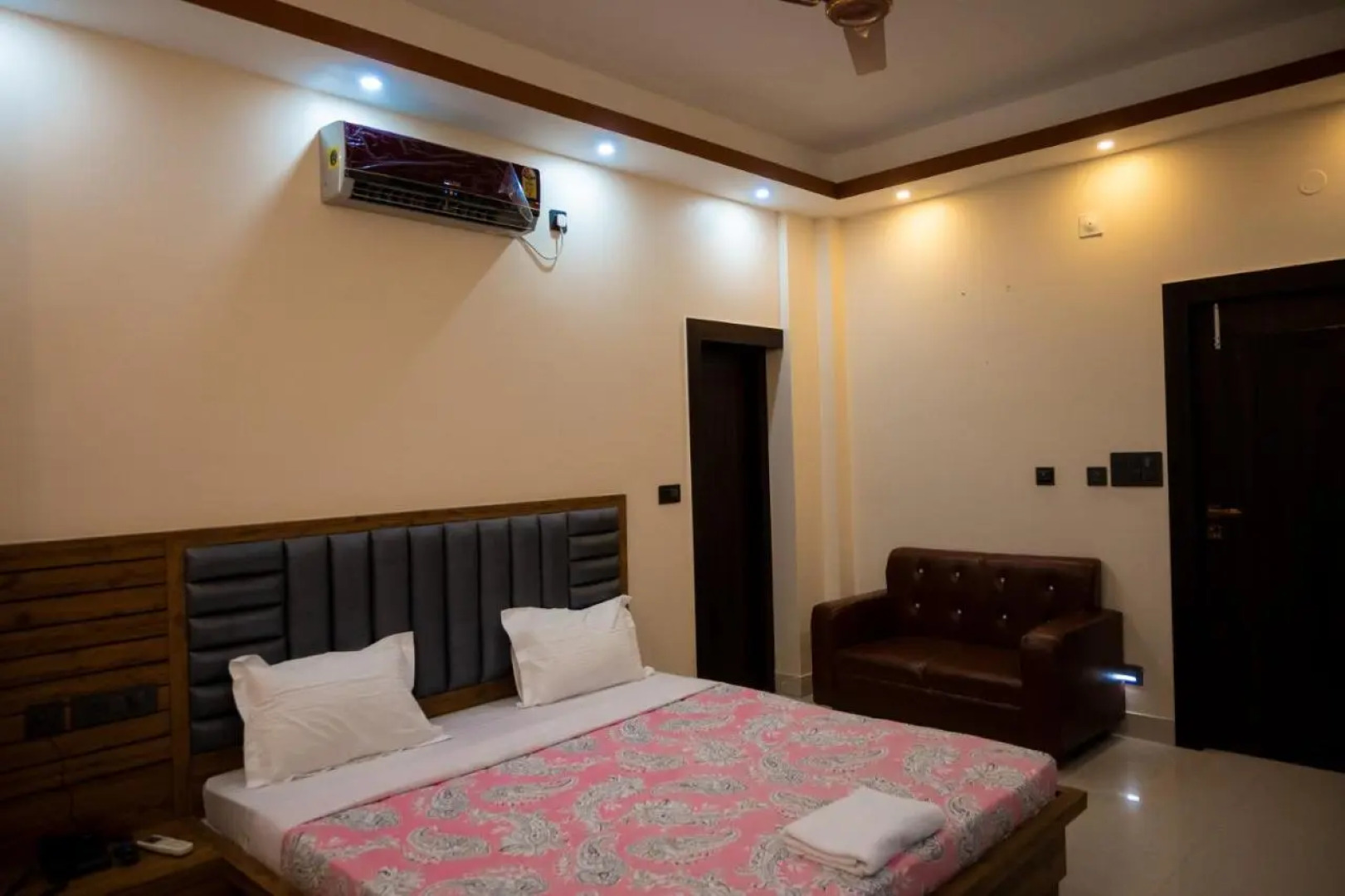 Unique Shantiniketan