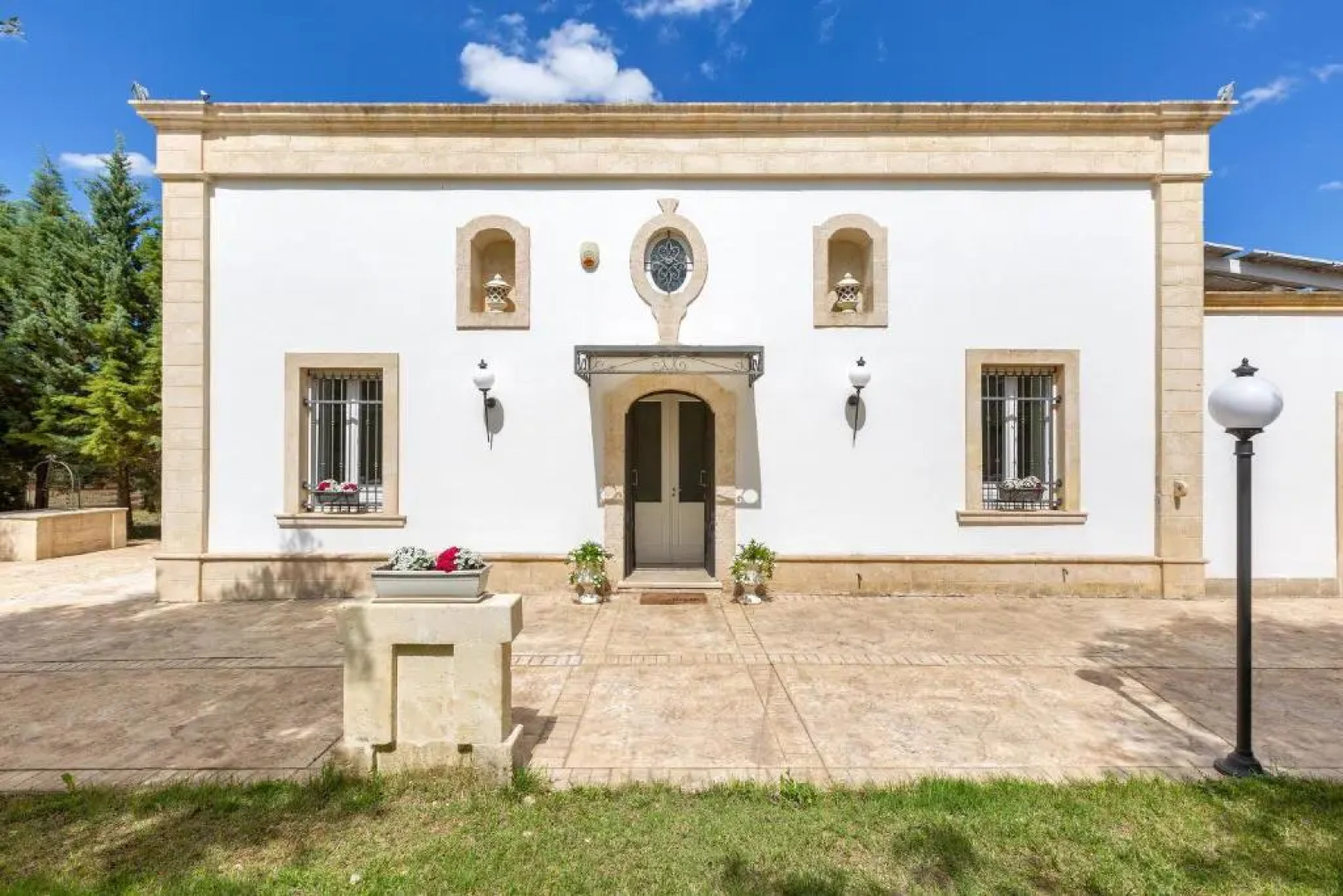 Villa Medici alla Macchia by BarbarHouse