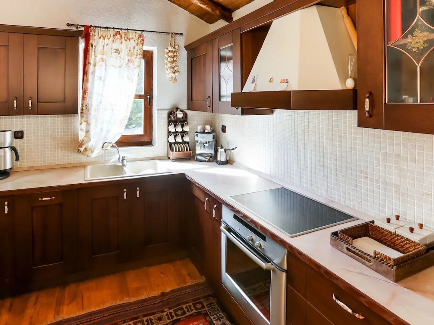 Lavish Holiday Home in Pella with Jacuzzi