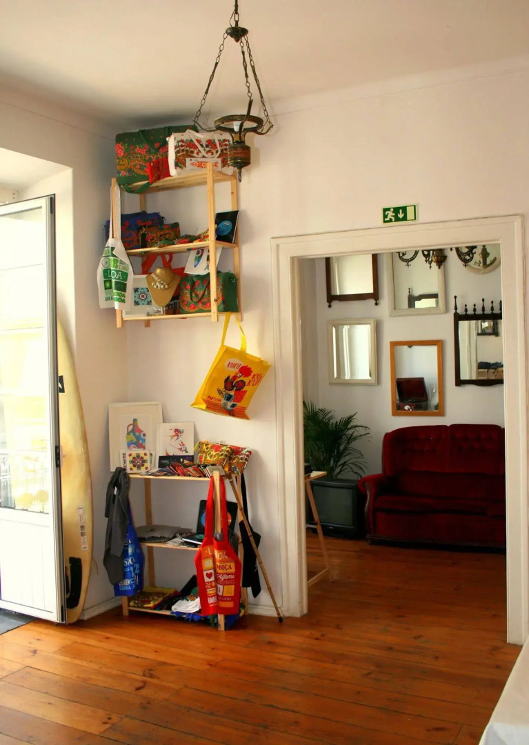 Locals Hostel & Suites