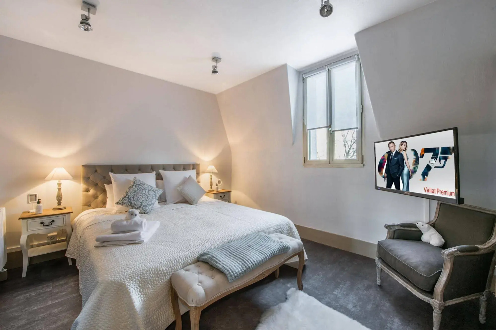 Vallat Lodges Annecy Lake  James Suite