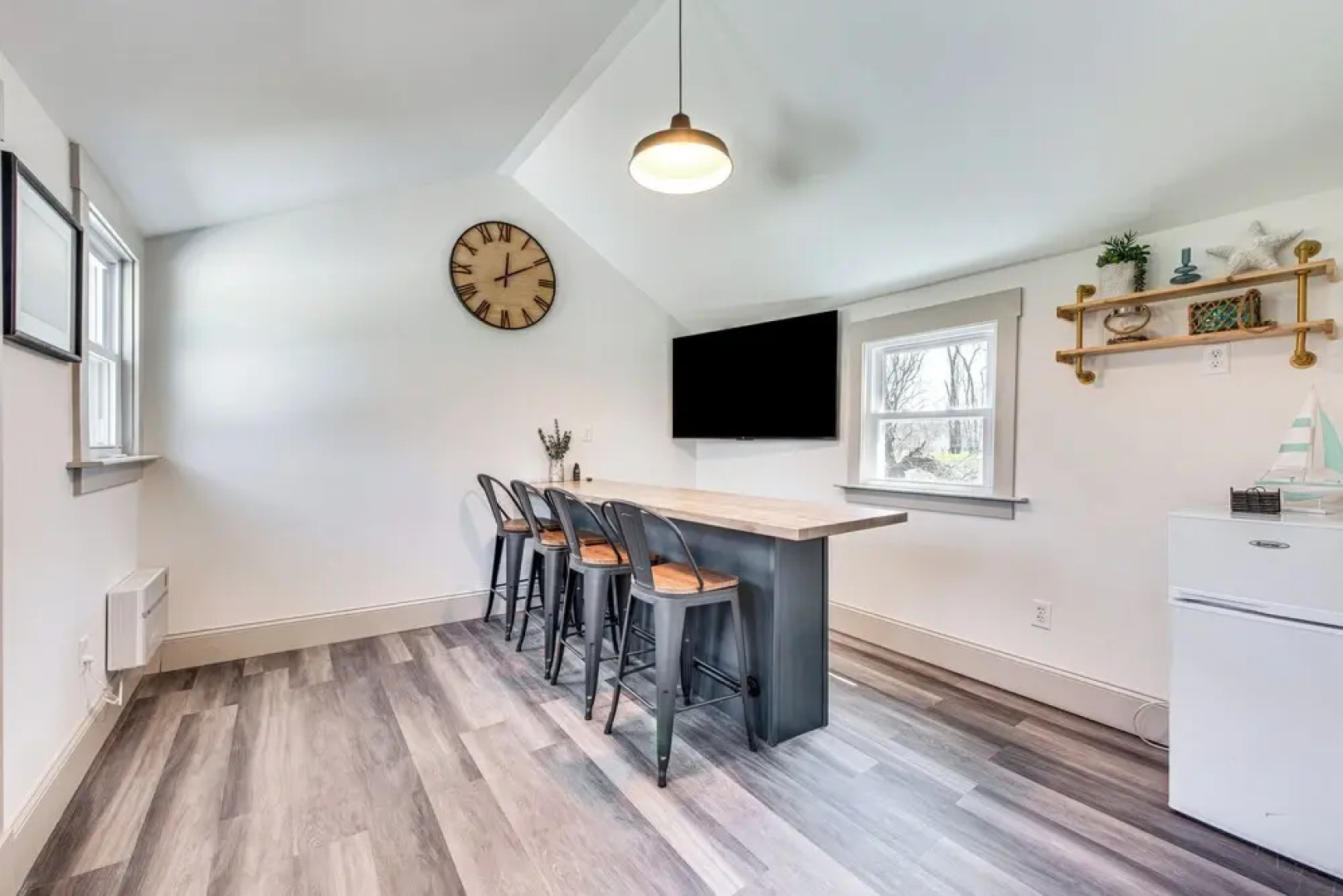 Beautiful Eliot Retreat w/ Fire Pit & Game Room!