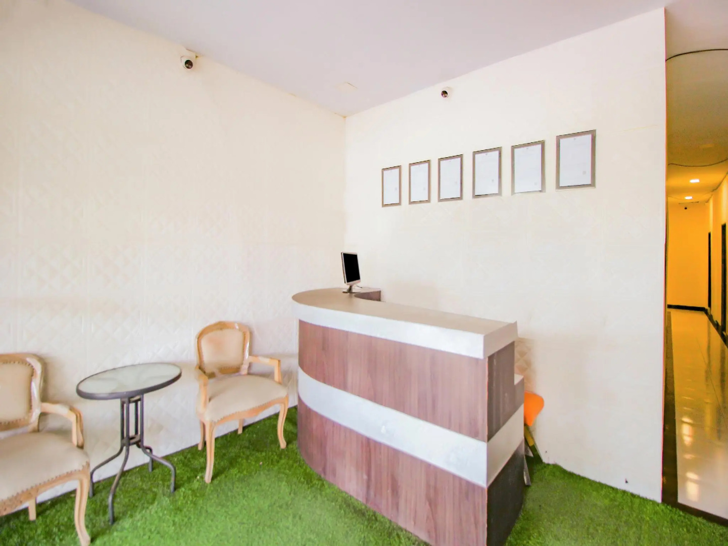 OYO 90259 Apollo Inn