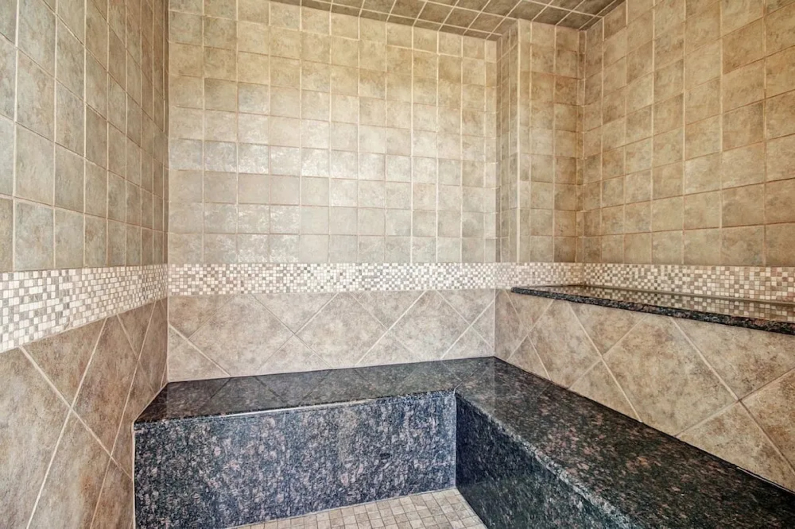 2348 Red Hawk Townhomes 3 Bedroom Condo by RedAwning