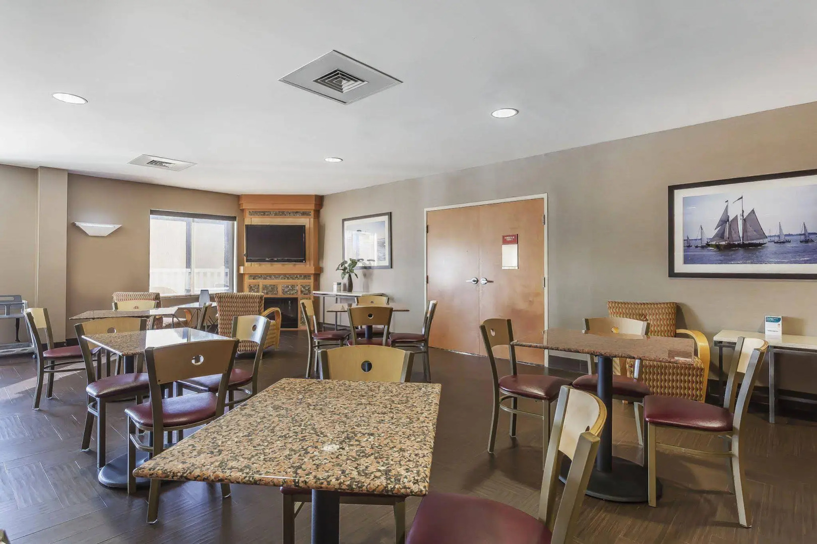 Comfort Suites Suffolk - Chesapeake