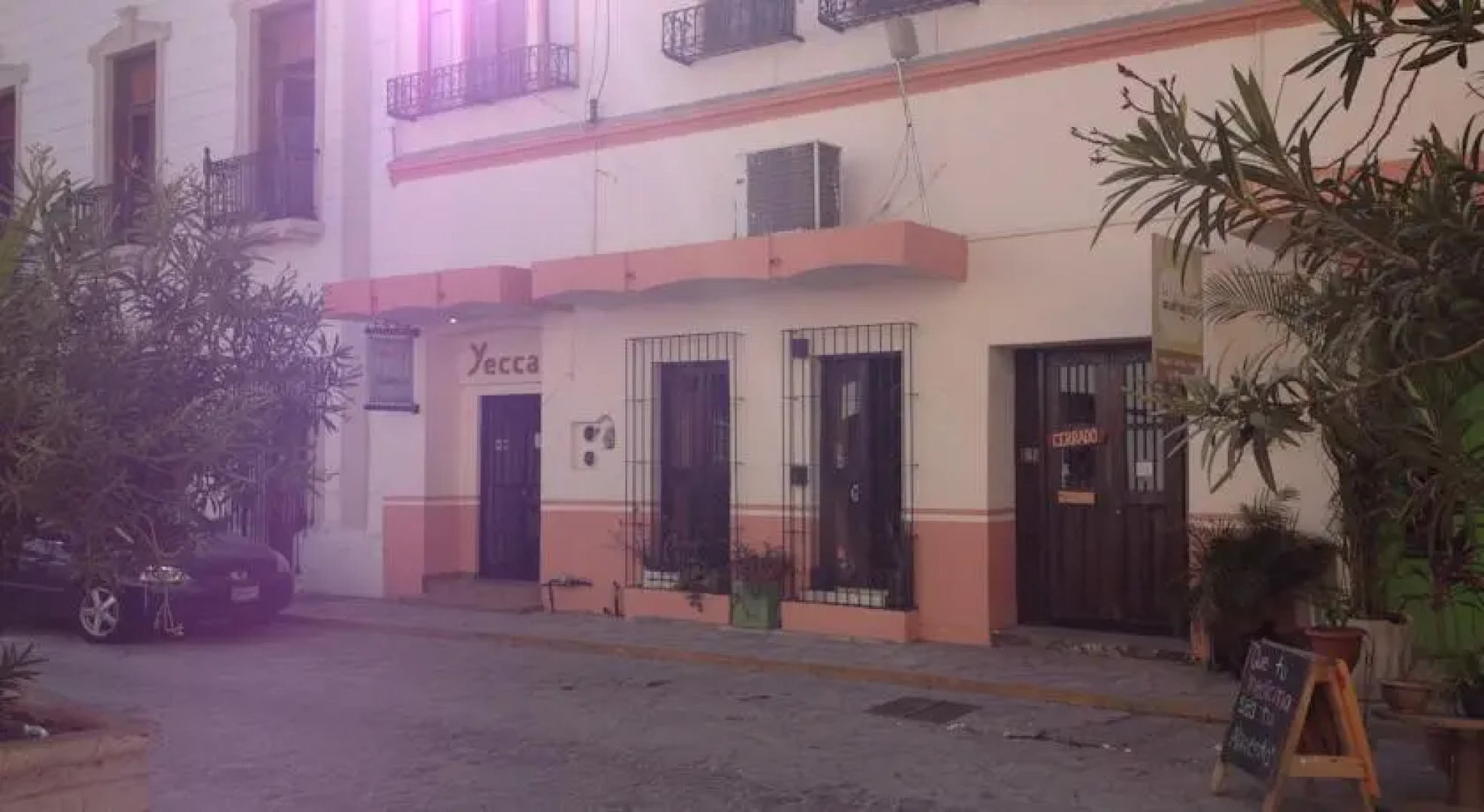 Yeccan Hostal Galeria