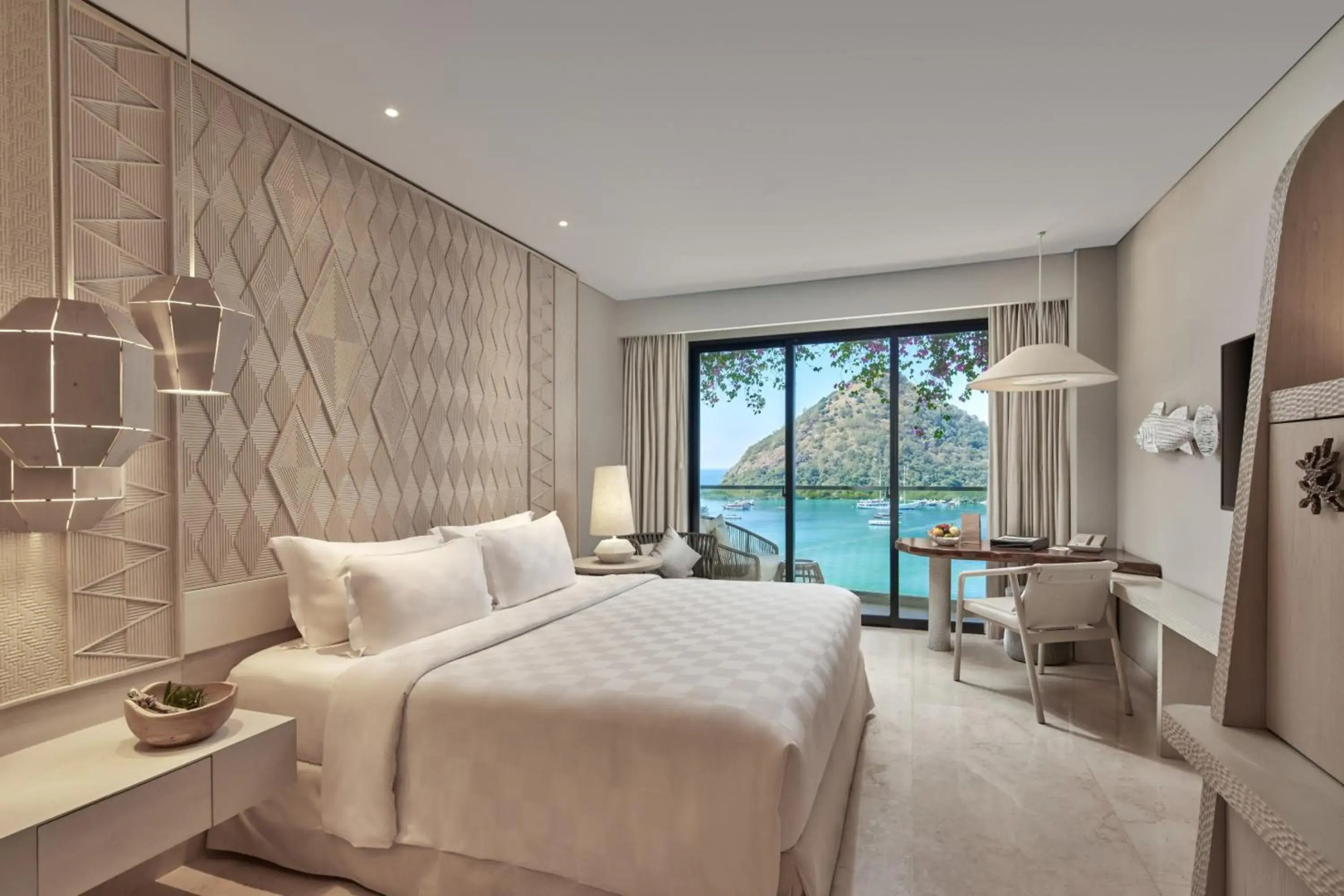 AYANA Komodo Waecicu Beach