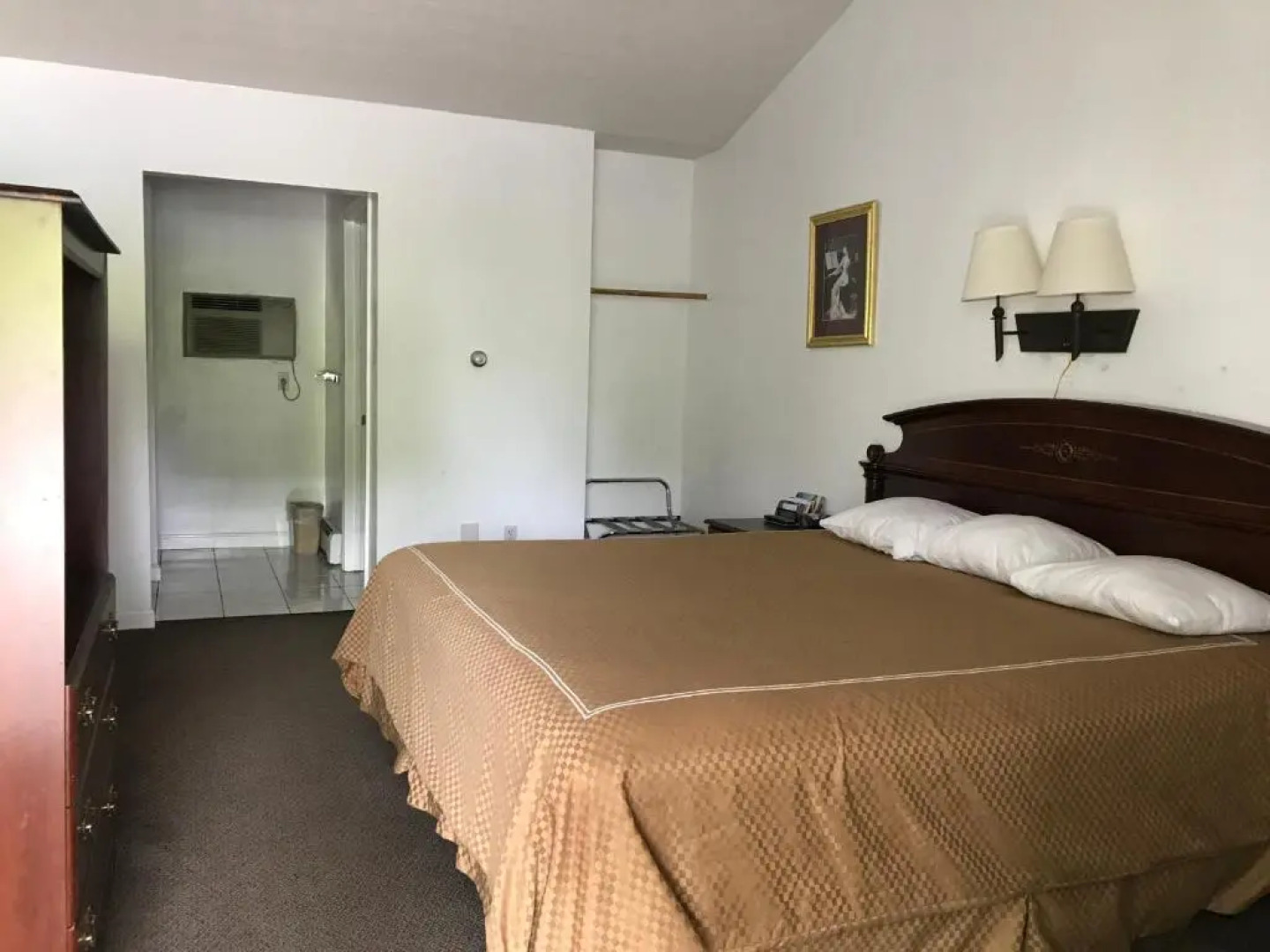 Exit 5 Motel & Cottages