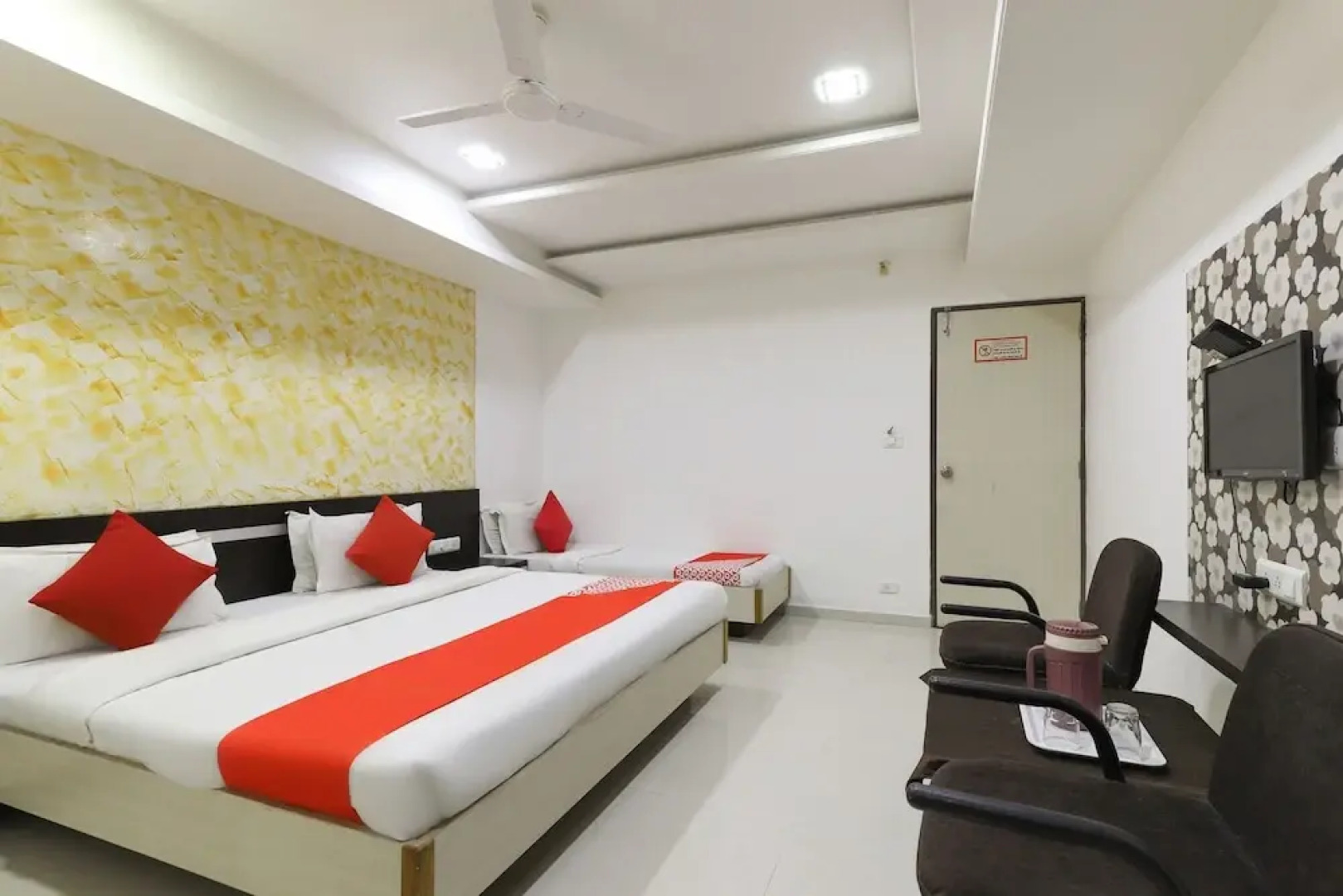 OYO 48524 Hotel Sweet Dream