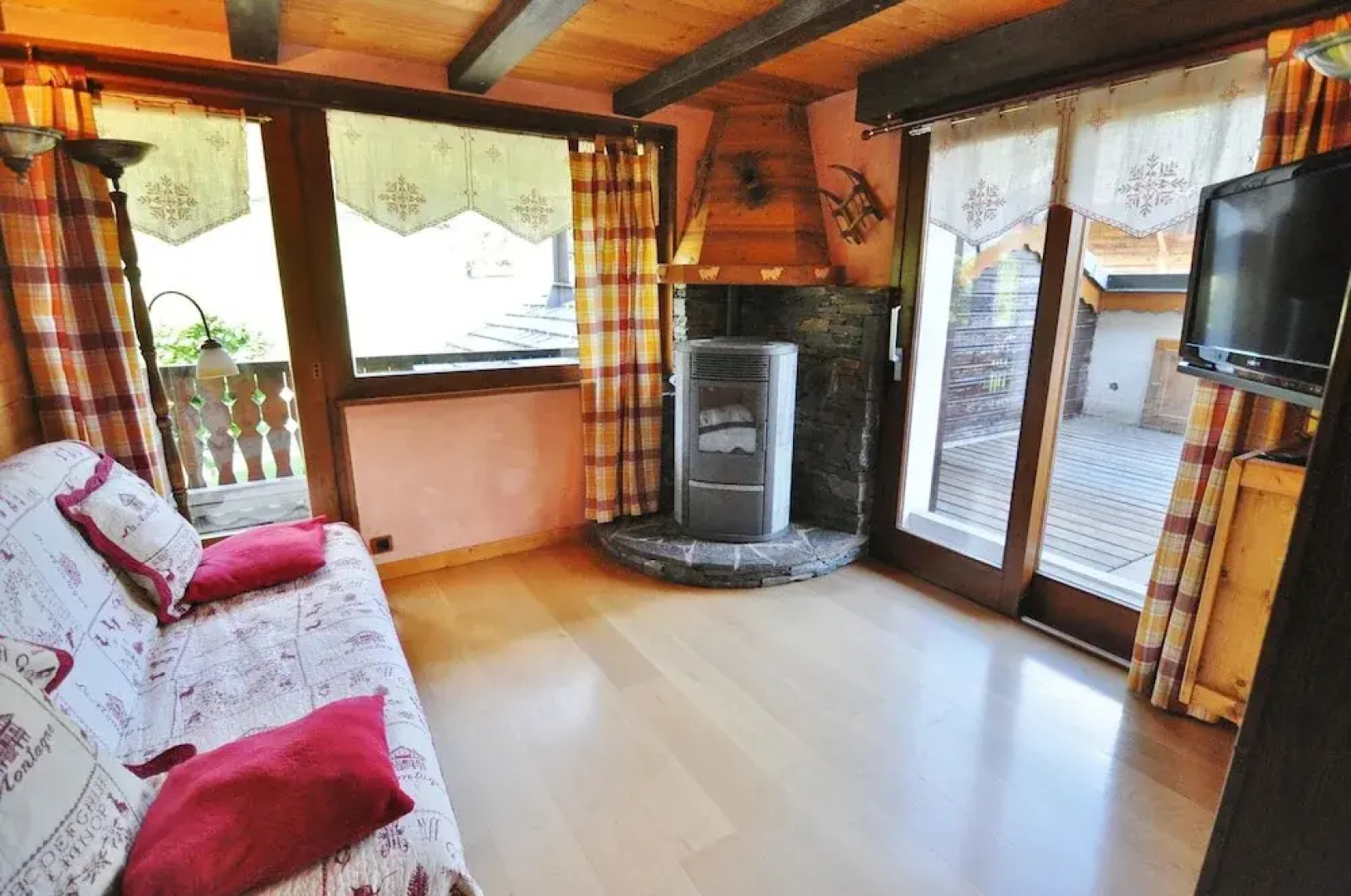 Apartment With 3 Bedrooms in La Chapelle-d'abondance, With Wonderful Mountain View and Furnished Garden - 200 m From the Slopes