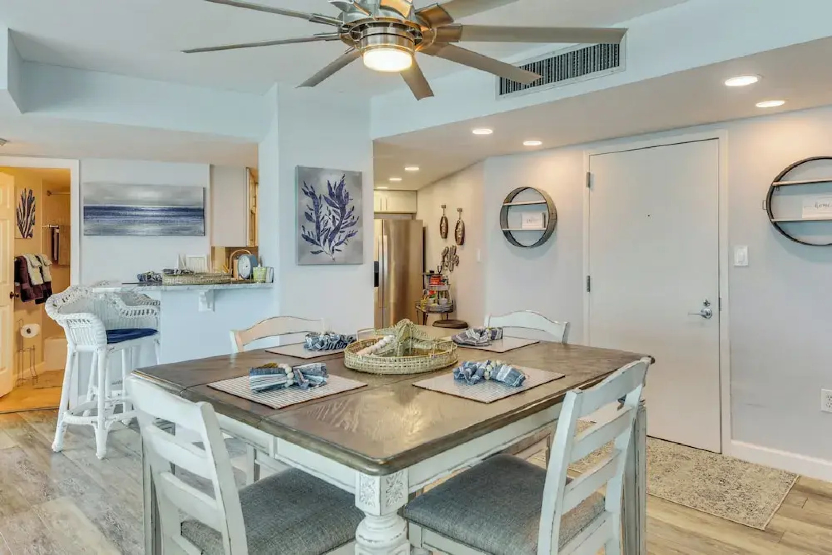 Beautiful Daytona Beach Shores Condo w/ Hot Tub!