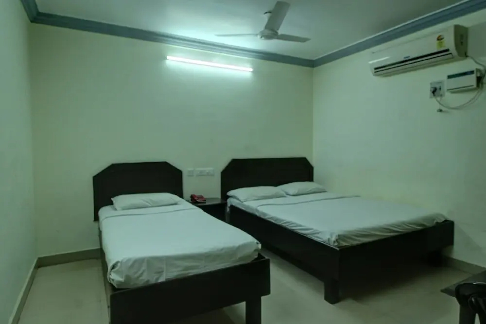 SPOT ON 40168 Vasantham Inn