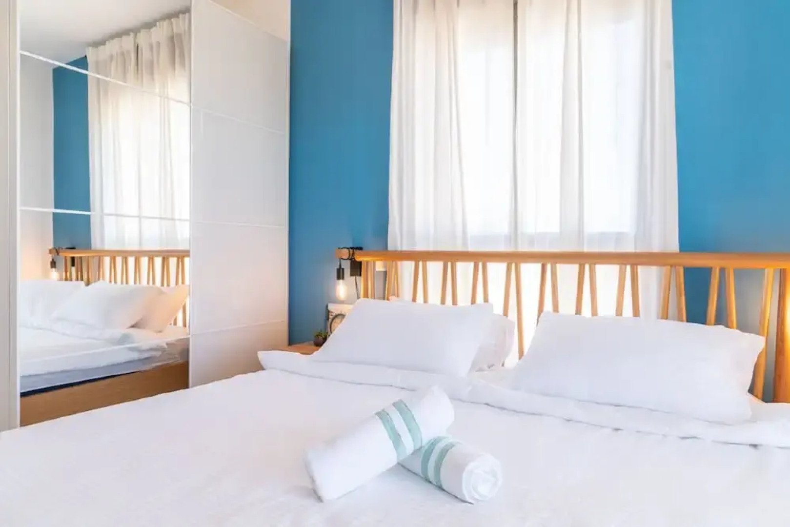 Stylish Seaside Escape with Balcony by Sea N' Rent