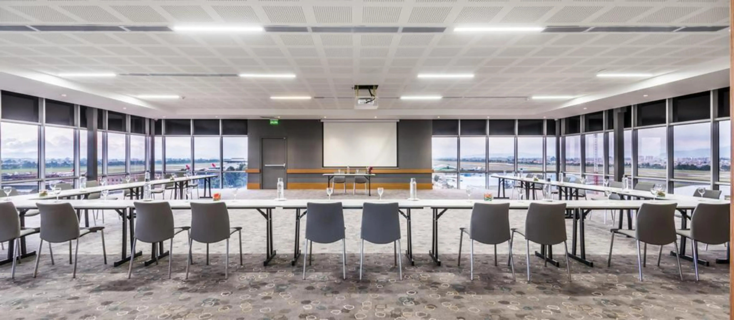 Courtyard by Marriott Bogota Airport